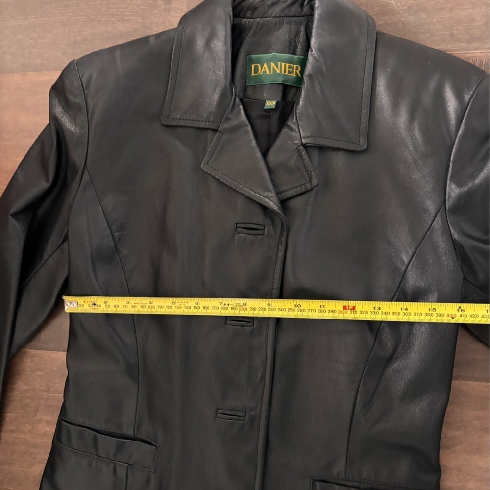 Danier Black Leather Jacket Fitted Blazer Style - Picture 13 of 14